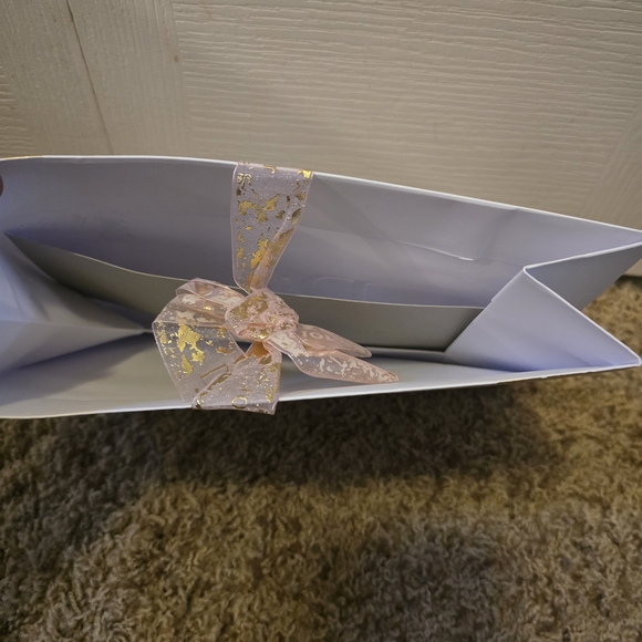 Dior White and Pink Gift Bag - Picture 3 of 3